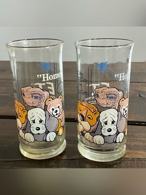 Vintage Lot of 2 Pizza Hut Promo Glasses 1982 E.T. “Home”